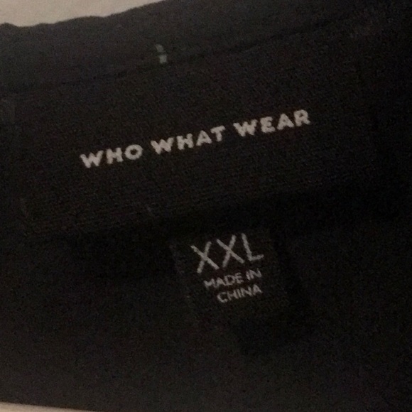 Black blouse - Picture 2 of 4